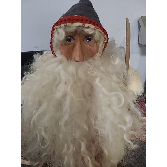 Vintage Santa Decoration Tree Topper Free Standing Gray/Red Cloak w/Wreath - Picture 2 of 9